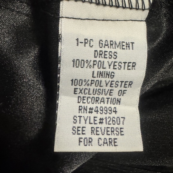 R&M Richards Elegant Black Floral Embroidered & Beaded Dress Size 8P - Picture 15 of 16